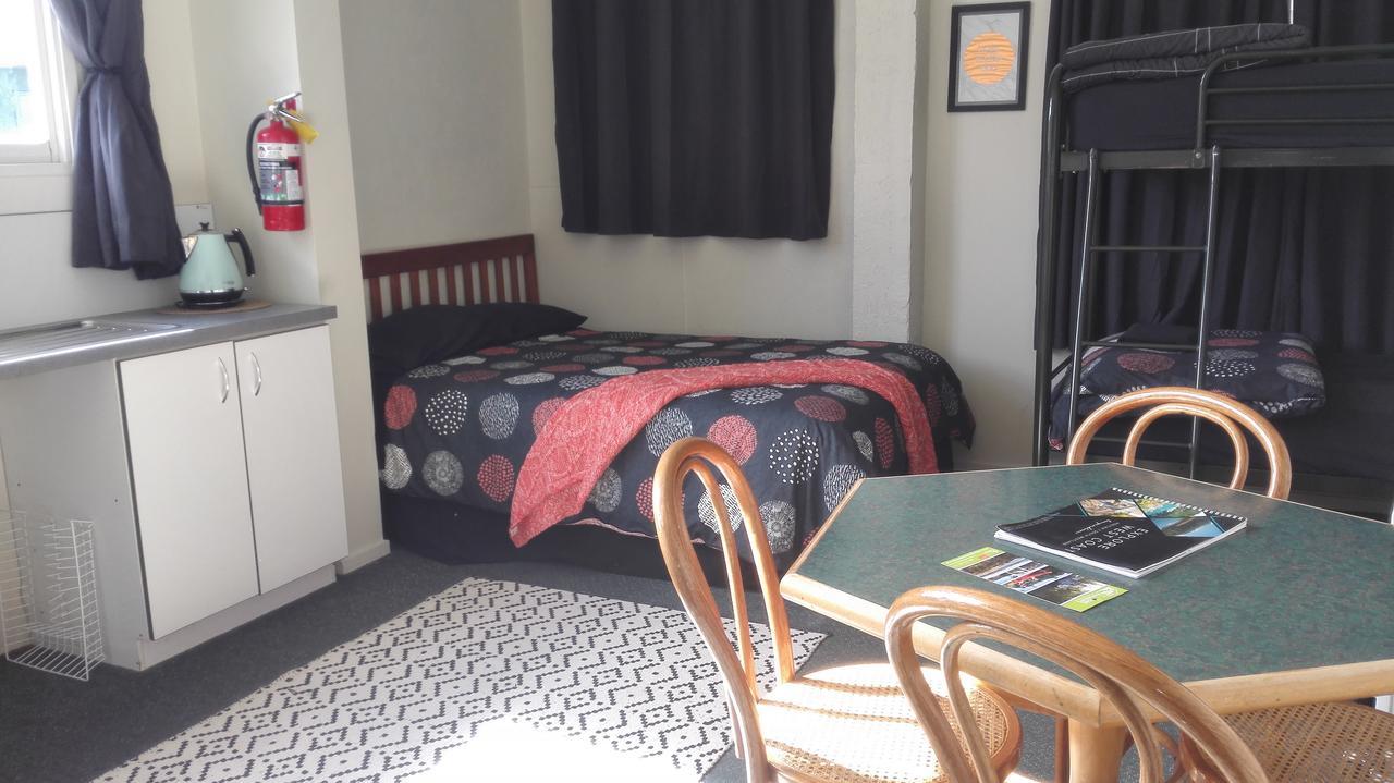 Mountain Jade Backpackers,Private Rooms & Studios Hokitika Exteriör bild