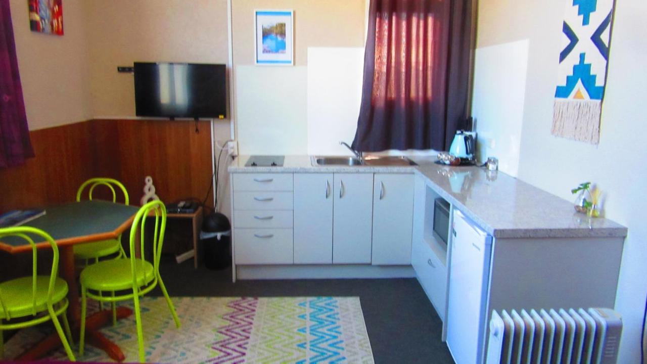 Mountain Jade Backpackers,Private Rooms & Studios Hokitika Exteriör bild