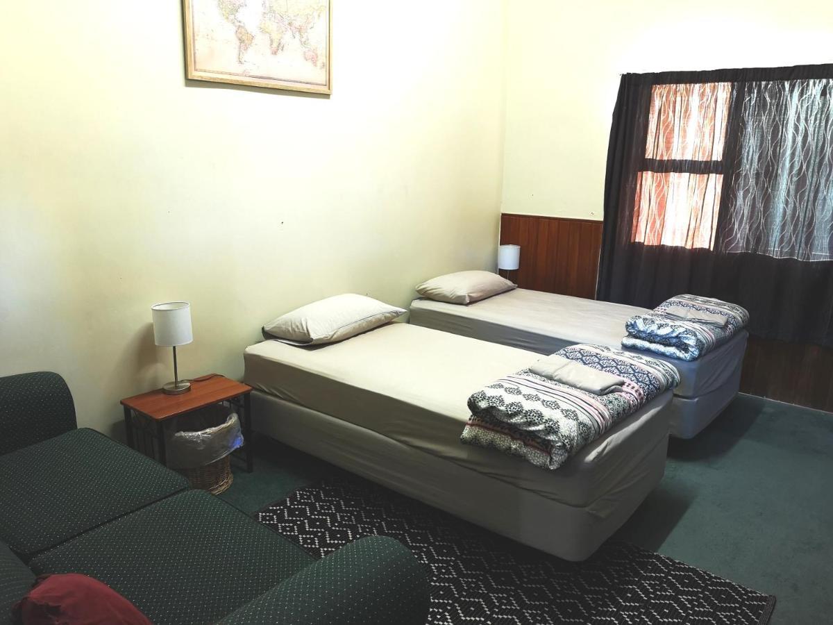 Mountain Jade Backpackers,Private Rooms & Studios Hokitika Exteriör bild